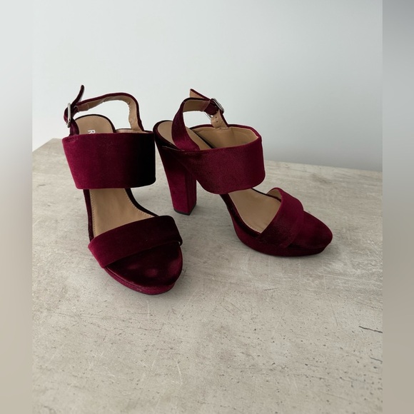Report Red Velevet Sandals - Picture 2 of 9